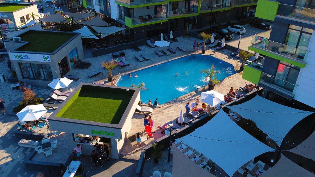 Rainbow Sea View Apartment Spa N Pool Resort - Parking Mamaia Kültér fotó